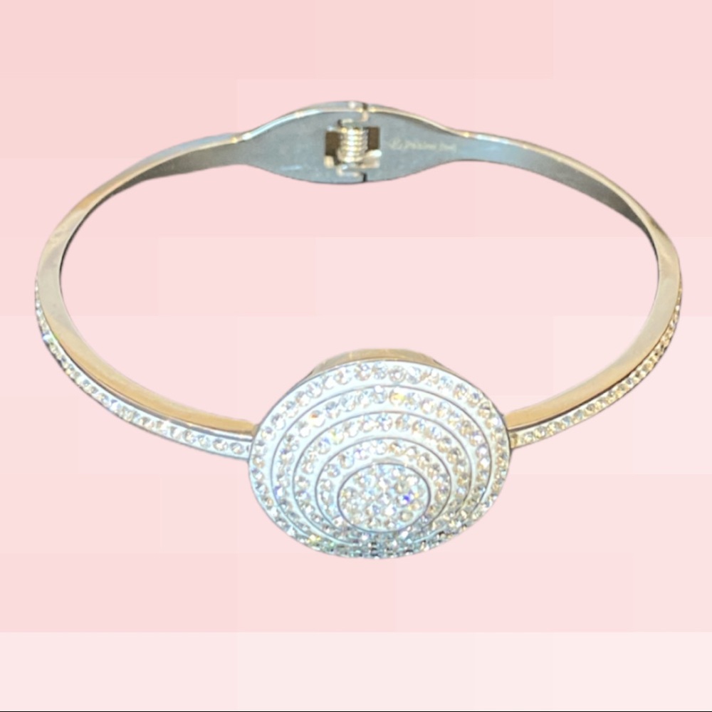 Round halo rhistones bangle bracelet